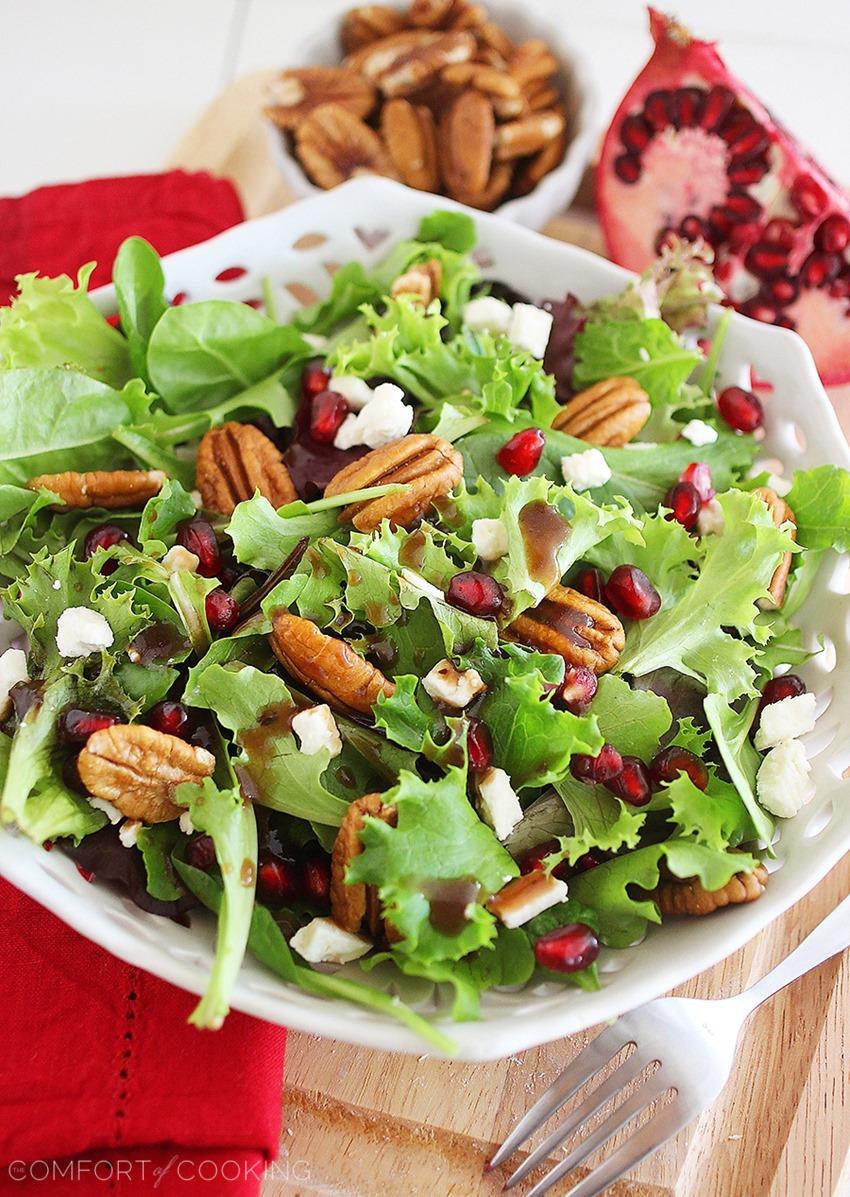 Mixed Green Salad with Pomegranate Seeds, Feta and Pecans – The Comfort of  Cooking