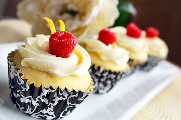 Lemon Cupcakes With Limoncello Cream Cheese Frosting The Comfort Of Cooking