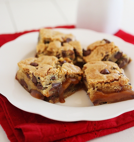 Salted Caramel Chocolate Chip Cookie Bars - Closet Cooking