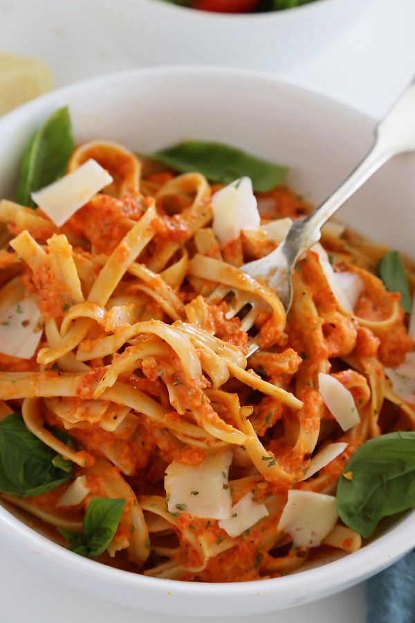 Creamy Roasted Red Pepper Pasta – The Comfort of Cooking