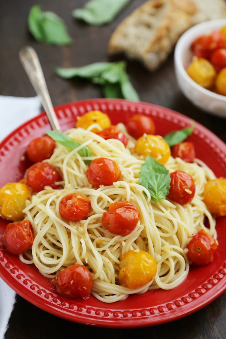 garlic-roasted-cherry-tomatoes-the-comfort-of-cooking