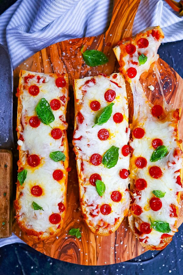 Easy French Bread Pizzas The Comfort Of Cooking