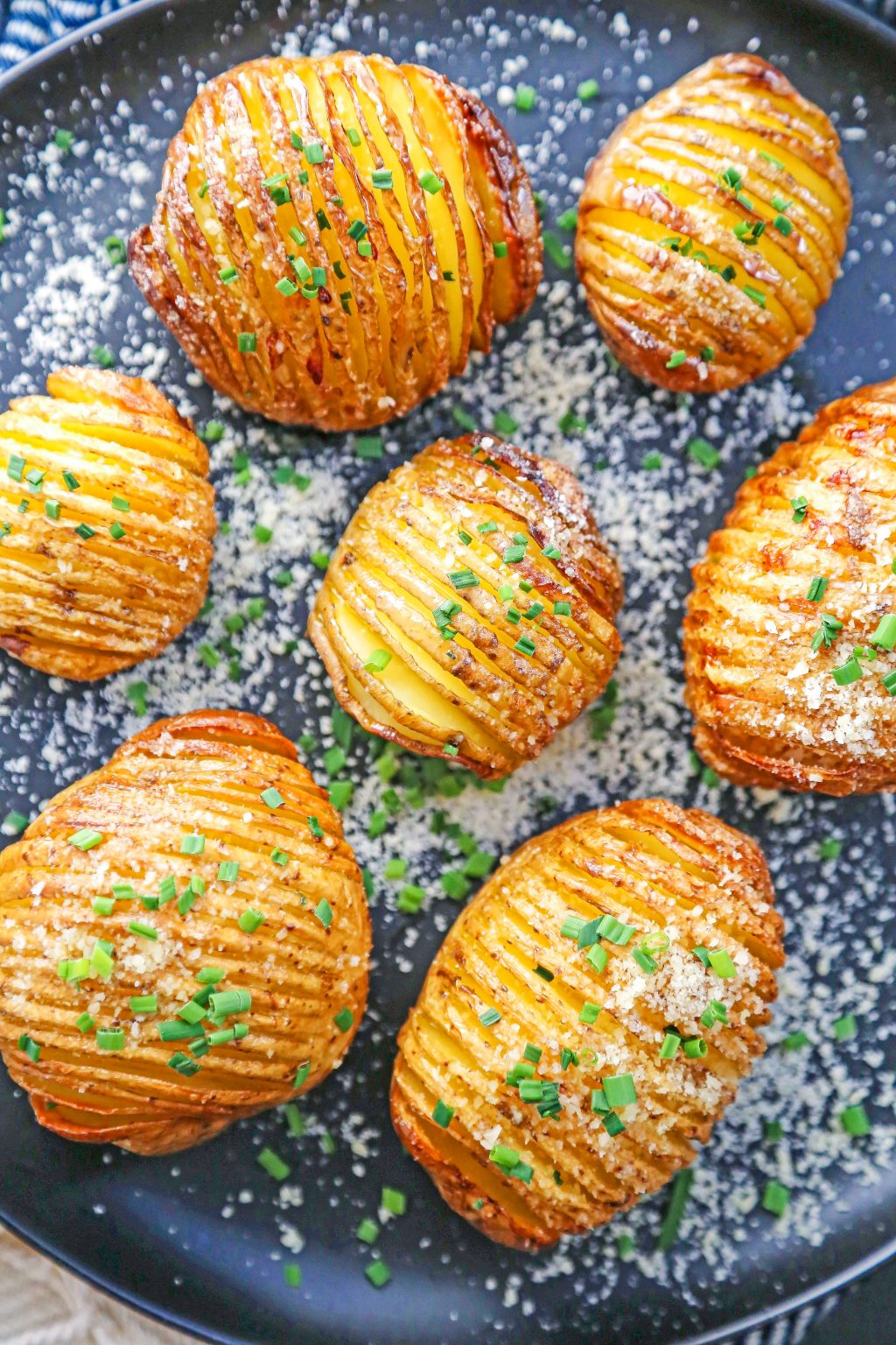 parmesan-hasselback-potatoes-the-comfort-of-cooking